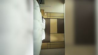 壮哥酒店3500元约操女神级高素质极品大胸外围女,前凸后翘,皮肤雪白,一线天粉嫩美穴,操的销魂淫叫.国语!