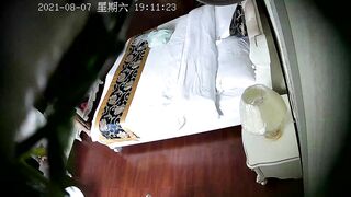 【酒店偷拍❤️甄选】增添新房型❤️大学生入住俊男美女激情啪操 迫不及待推倒就开操 边激情操边亲舌吻 超清3K原版