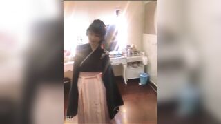 浙大学生张竹君校园生活流出 寝室发骚摸奶乳头异常敏感 男友玩弄的不要不要的 女孩子背后是这样呀856P2V1