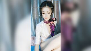 少妇控要阵亡的节奏啊，射精9分颜值的美少妇，一双修长的大白腿，极品尤物