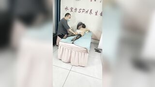 2022.7.3，【诱惑的小女人】，水宜方SPA养生会所，偷拍小少妇，坚挺美乳白又大