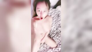 丰乳肥臀小妹 自个舔大MM真有骚劲呀~骚动动妖艳迷人身材 激情诱惑，扛不住先冲啦！撸她撸她