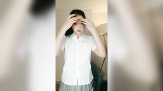 超哇塞高颜值女神 全程完美露脸露点~激情裸舞极度诱惑~精彩刺激特带劲！