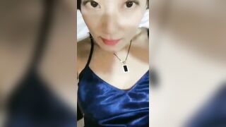 韵味轻熟女紫薇 有这么漂亮的妈妈 儿子在背地里对着她不知撸了多少遍 把自己给振高潮了