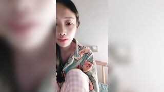 七彩主播【冷清秋9】 极品身材，诱人挺拔双奶，粉嫩多毛淫穴~骚弄舞姿