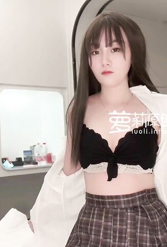 探花李寻欢下海拍黄片春节新作 禽兽哥哥教育性早熟的后妈女儿 - 美酱