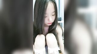 学生妹下海！小穴超粉~【软糖】暑假兼职~道具自慰~过瘾，看起来还像是处女，推荐一看1