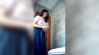 女厕全景偷拍女同事的多毛大肥鲍