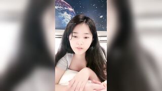 甜美纯情萝莉吃鸡自慰扣逼，一下海就来如此大尺度！才20岁的美眉