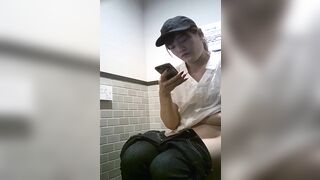 高档写字楼女厕全景偷拍 多位美女职员的各种美鲍鱼.