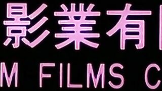 香港佳作，妹子的奶子硕大诱人舔吸性奋《小丈夫性爱嘻事1991.高清修复内附中文字幕》柔软抽插晃动真极品【水印】