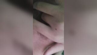 又白又大的奶子18+学妹，天然手感，手指抠逼，响嗒嗒的淫水声 真好听呐！