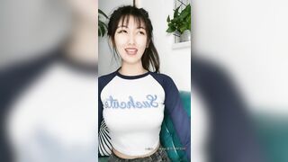 小小酥 ：哥哥，啊啊来舔我的妹妹，妹妹好痒，啊~啊~呻吟娇喘好诱人啊，啊啊老公我流水啦。勾引的网友撸了又撸