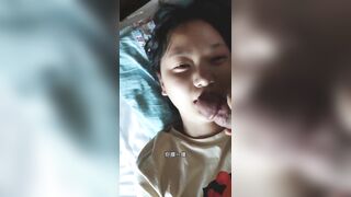 清纯学生美眉 我下面湿的不成样子了 那我操你 嗯嗯 只能摸一摸 吃个鸡都吃成小脸绯红 眼睛迷离 还不给操