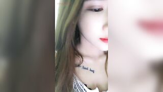 超高偶像级别颜值【170CM无敌清纯长腿女神】罕见和炮友啪啪，非常主动骑在上面摇，水已经很多，要高潮了 (1)