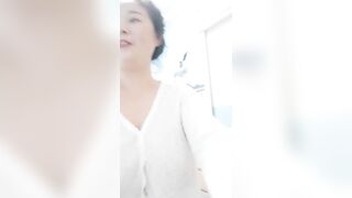 气质丰满身材的熟女美少妇，全裸自慰掰穴，露脸口交多姿势无套啪啪